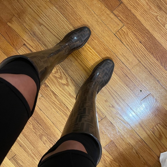 Black/brown fendi rain boots😍 - Picture 1 of 3